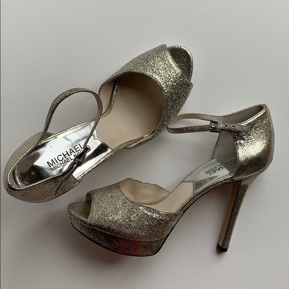 MICHAEL Michael Kors Shoes - NEW Light Gold Leather MMK Ankle Strap Heels